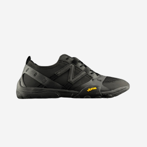 New Balance MT10O ISSEY MIYAKE black